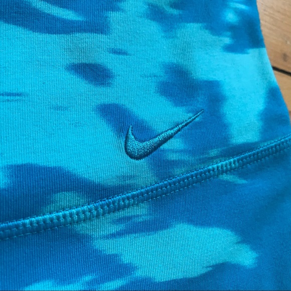 NIKE DRI-FIT Women 3/4 Tights size: XS NWOT - Picture 2 of 6